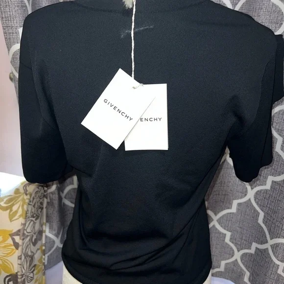 Givenchy NWT sweater top. - Picture 2 of 9